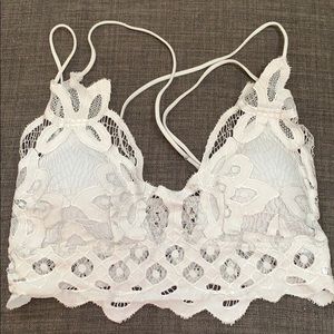 NWOT - light grey lace bralette